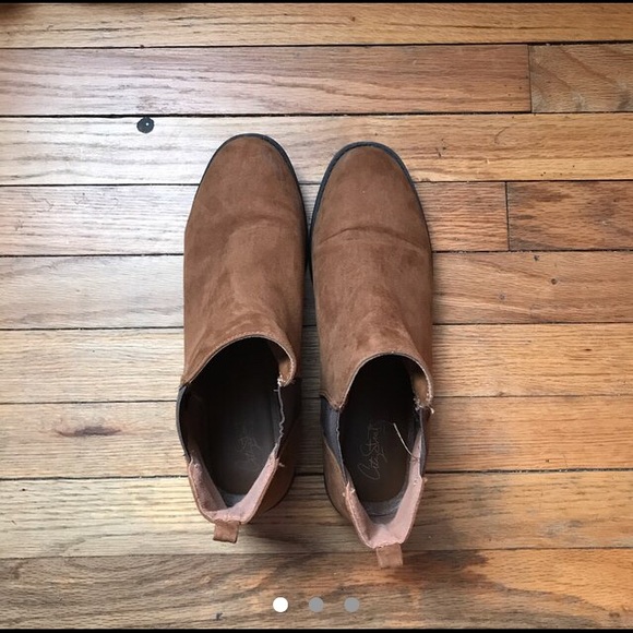 brown boots - Picture 2 of 2